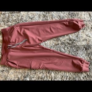 FIGS mauve jogger scrub pant size large